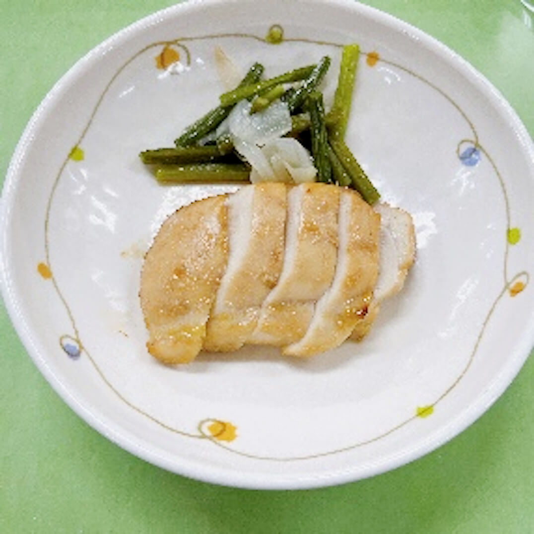 Aメニュー：鶏肉の生姜焼き